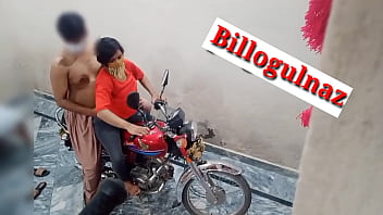 Desi babe gets fucked by friend on bike in village