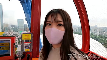 Amateur beauty dons a mask for her FC2 debut, featuring deep and intense vaginal cum shot action on a Ferris wheel